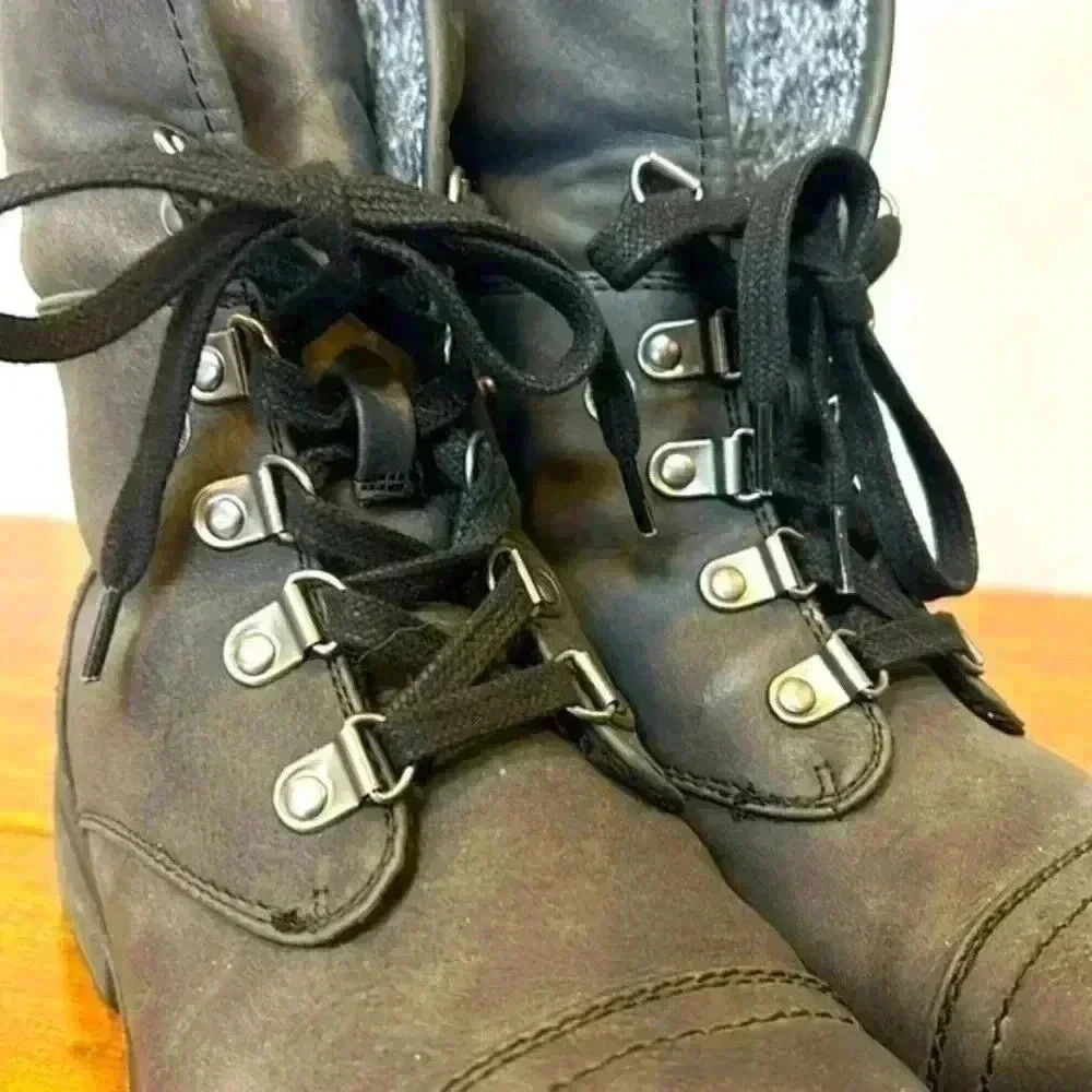 Roxy Combat Boots Lined Size 6.5 Black Fold Down Cozy Warm Lace Up Footwear Cute - Picture 6 of 8